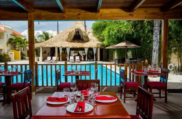 WhalaBavaro Punta Cana restaurant pool